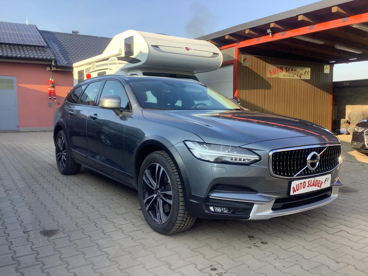 Volvo V90