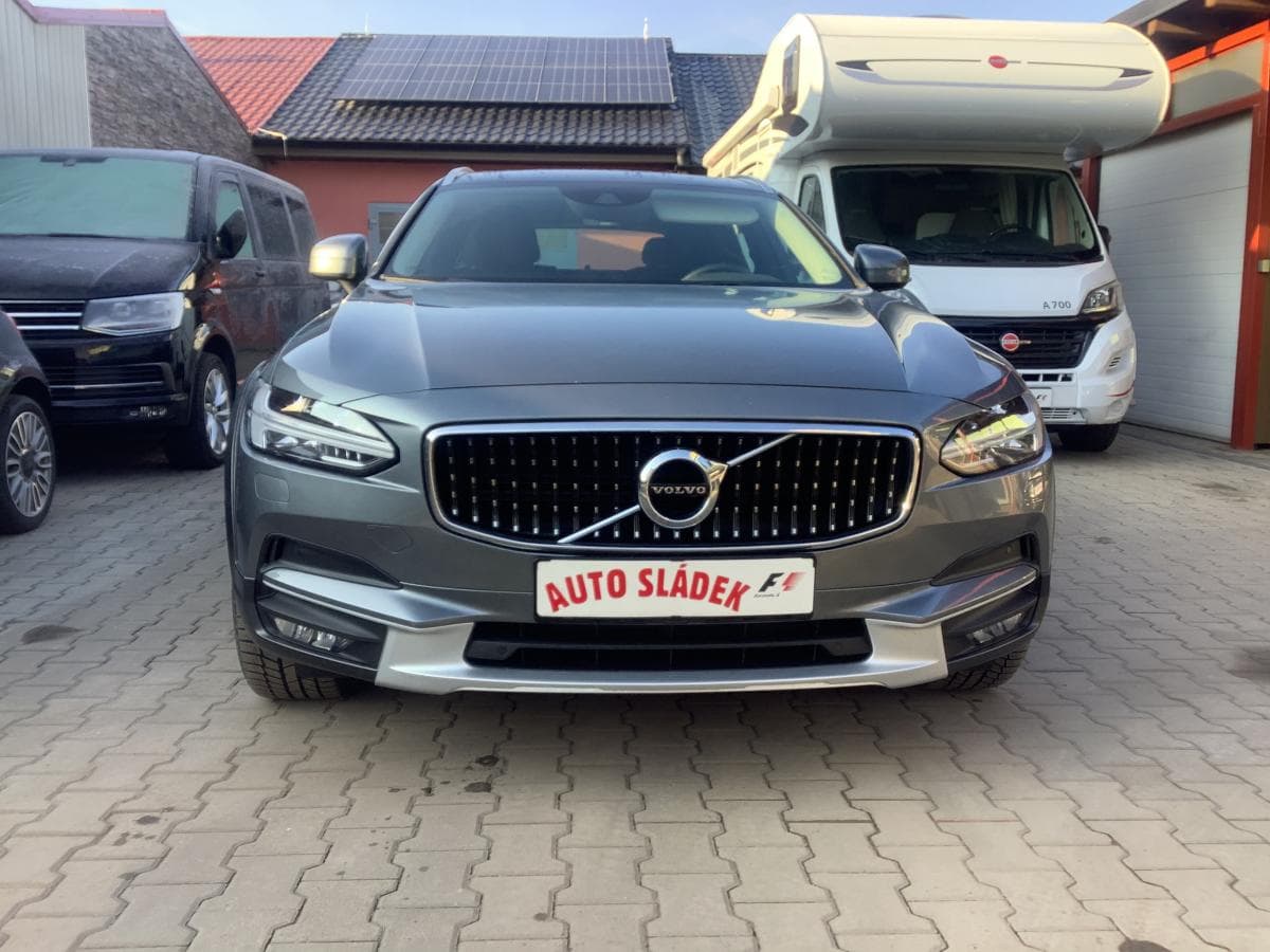 Volvo V90 - 2