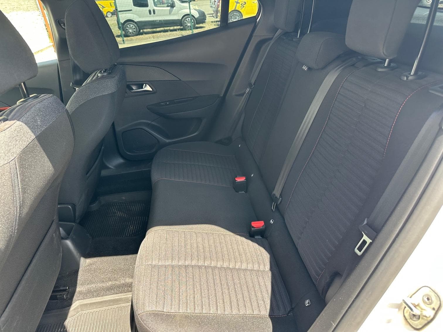 Peugeot 2008 - 9