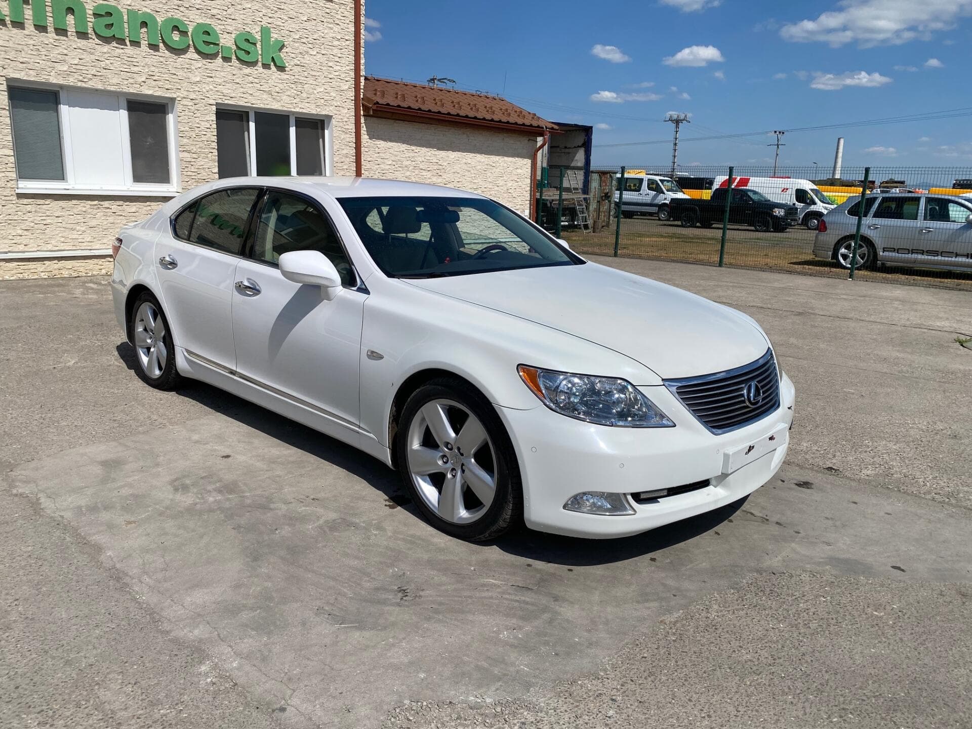 Lexus LS - 3