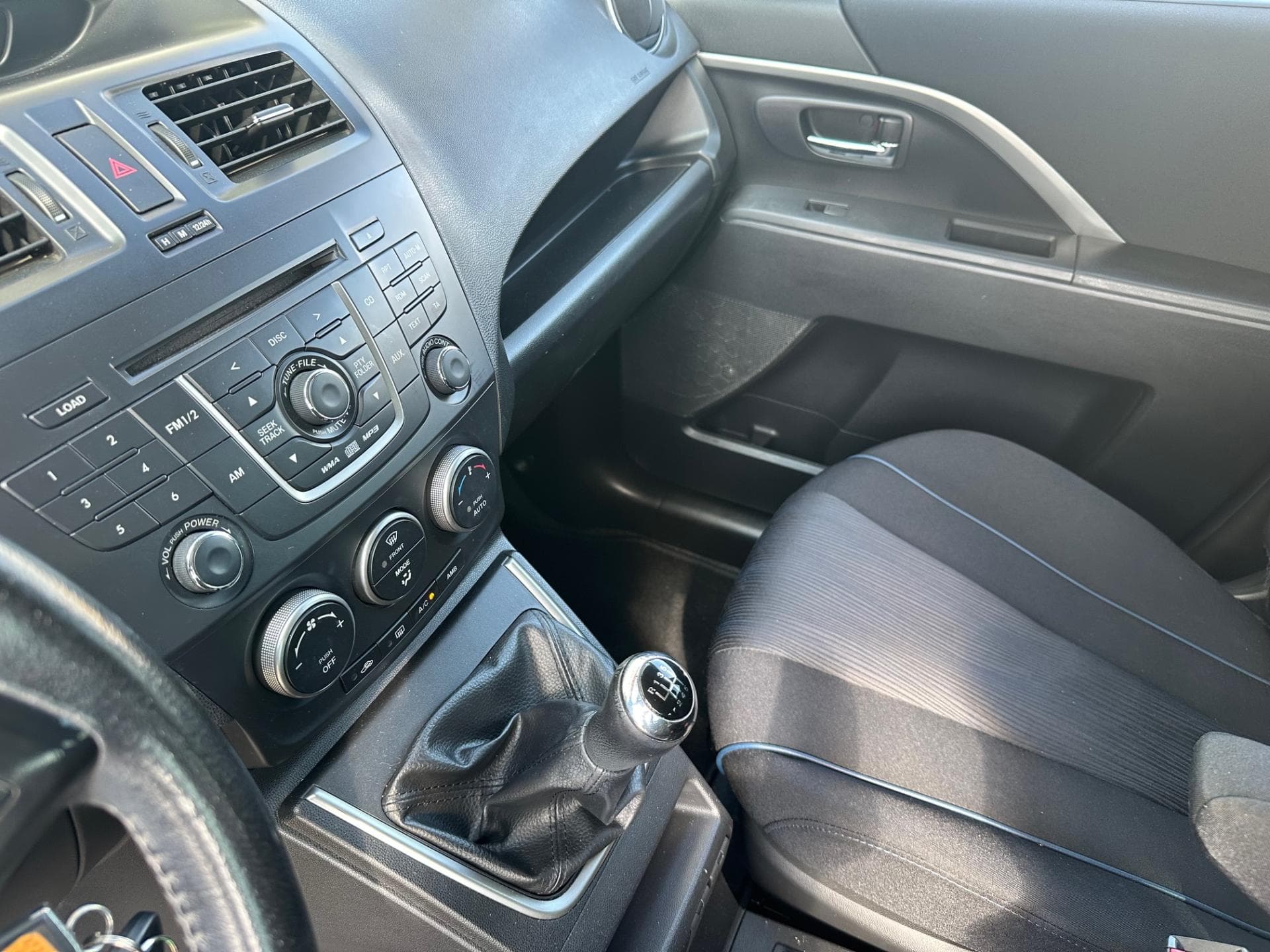 Mazda 5 - 11