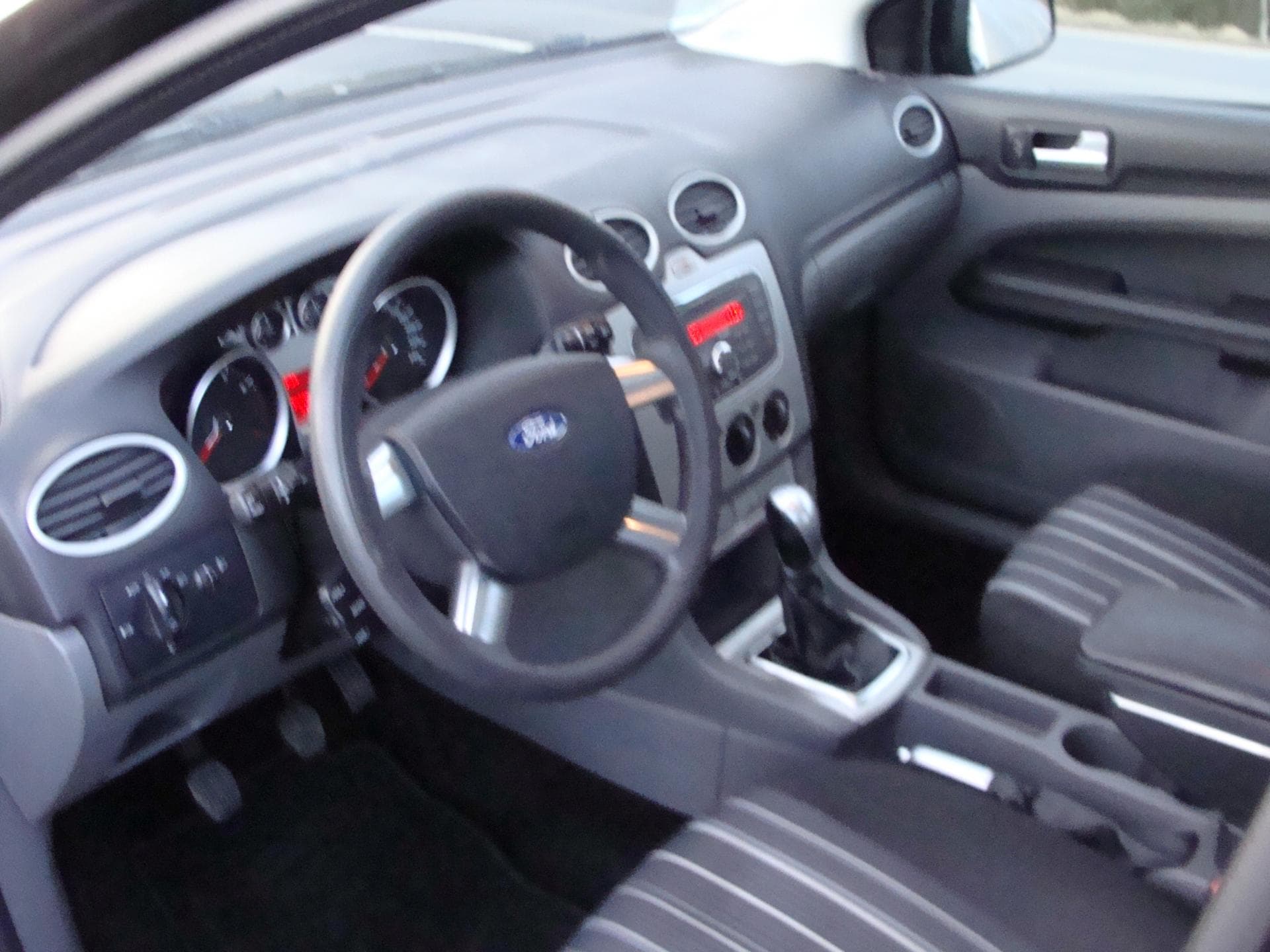 2009 Ford FOCUS - 10