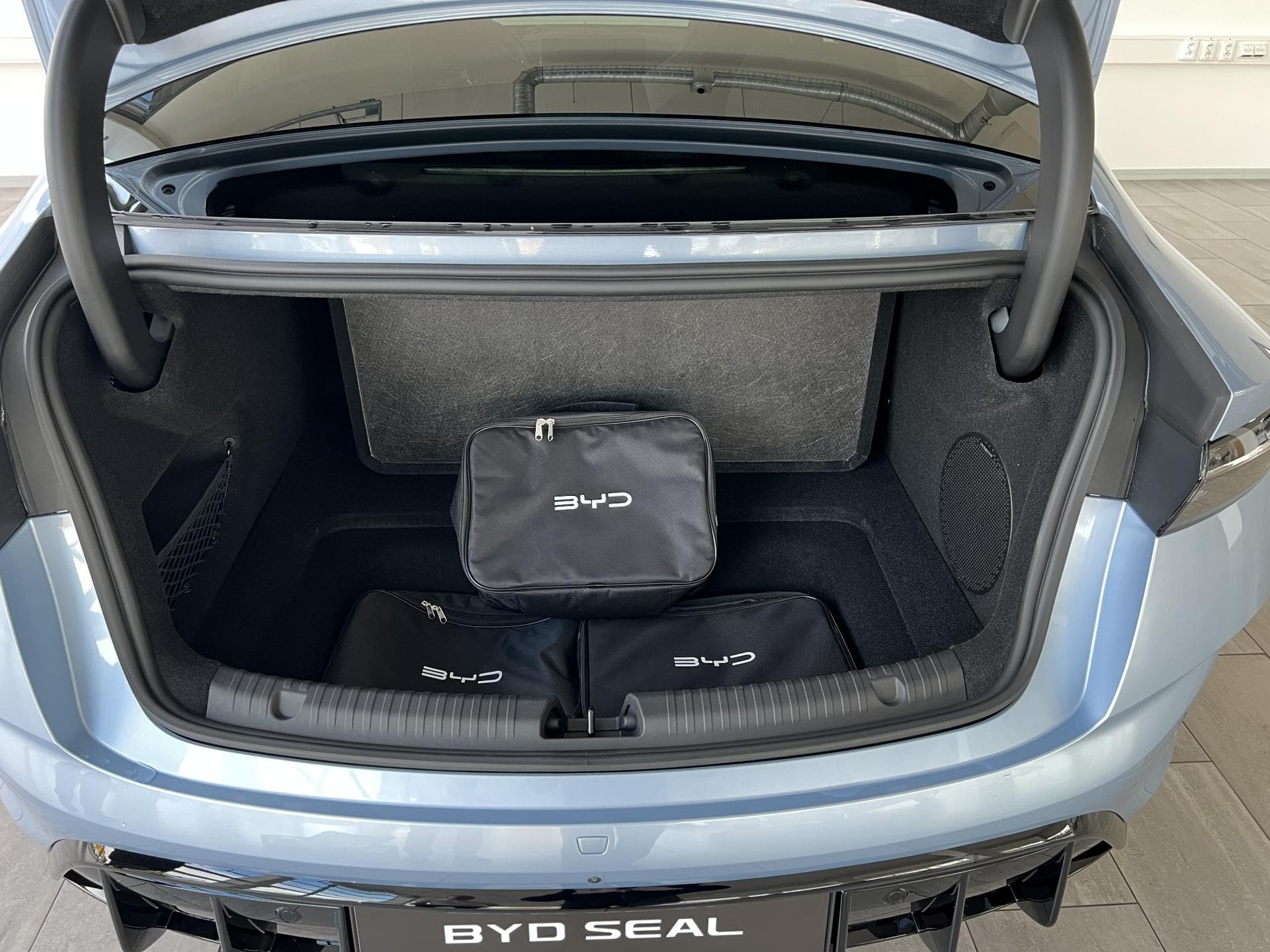 BYD SEAL - 8