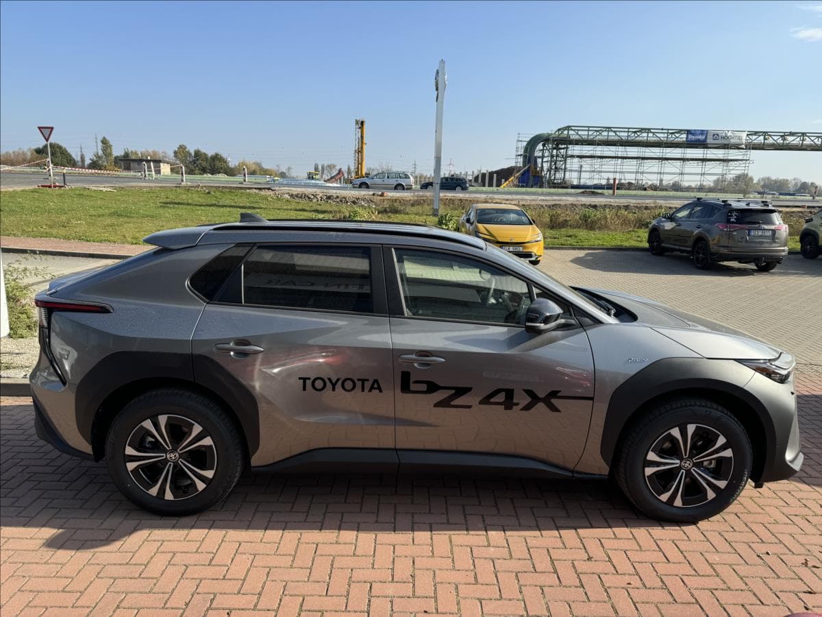 2024 Toyota bZ4X - 4