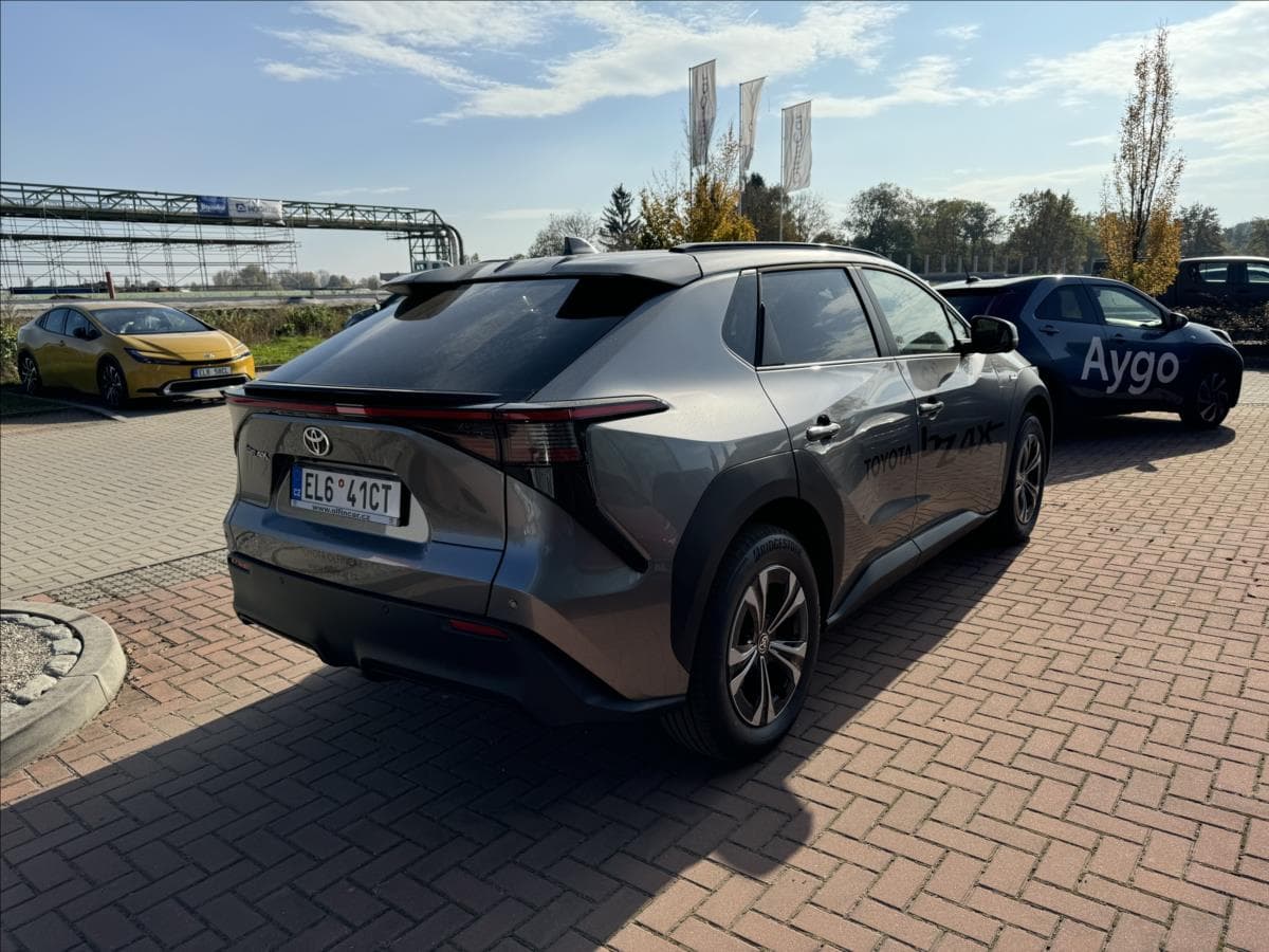 2024 Toyota bZ4X - 5