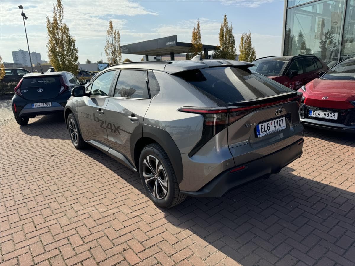 2024 Toyota bZ4X - 8