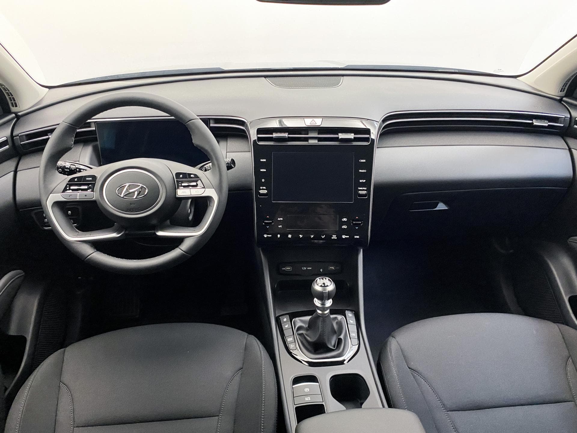 2025 Hyundai TUCSON - 12