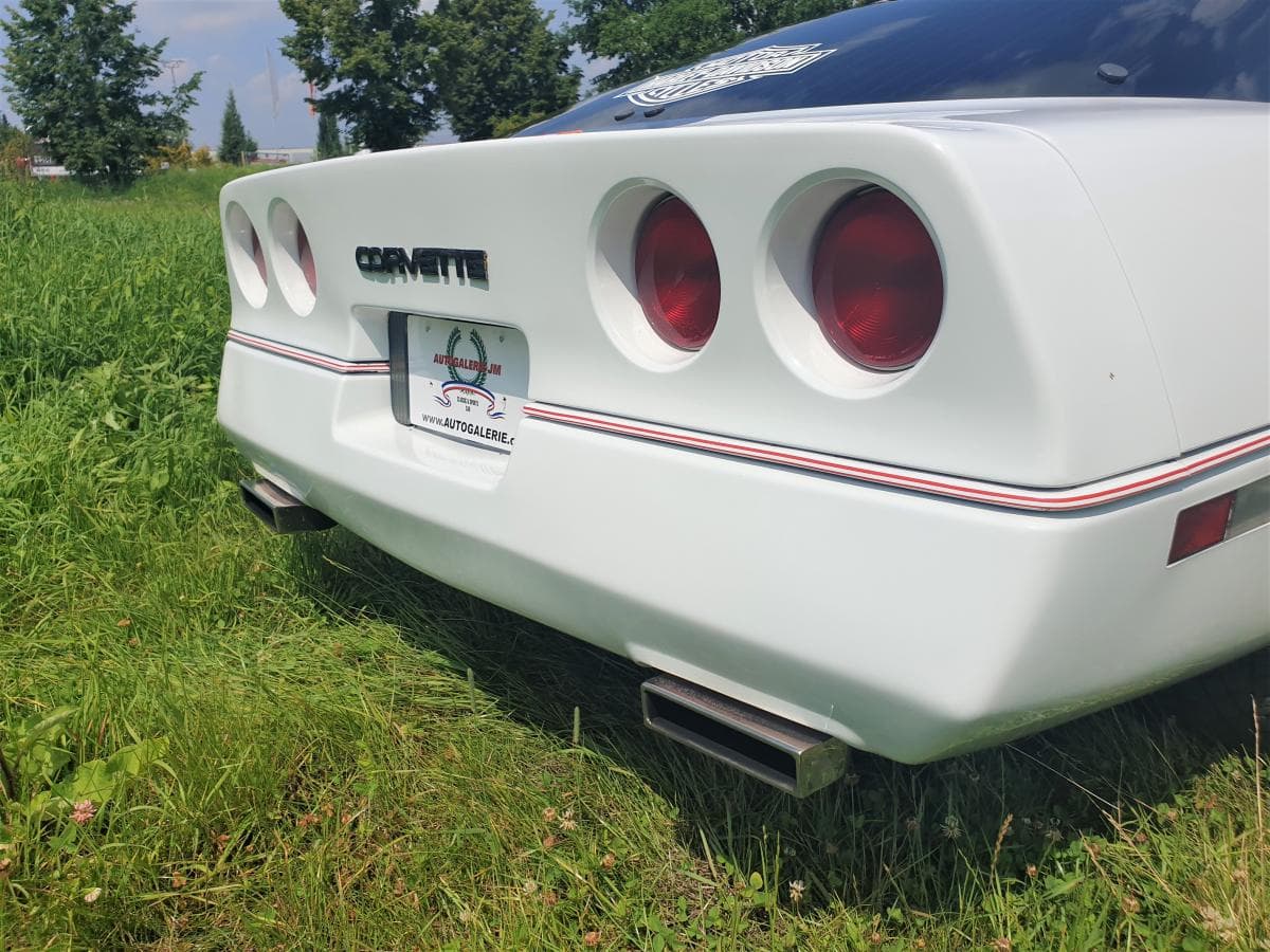 Chevrolet CORVETTE - 11