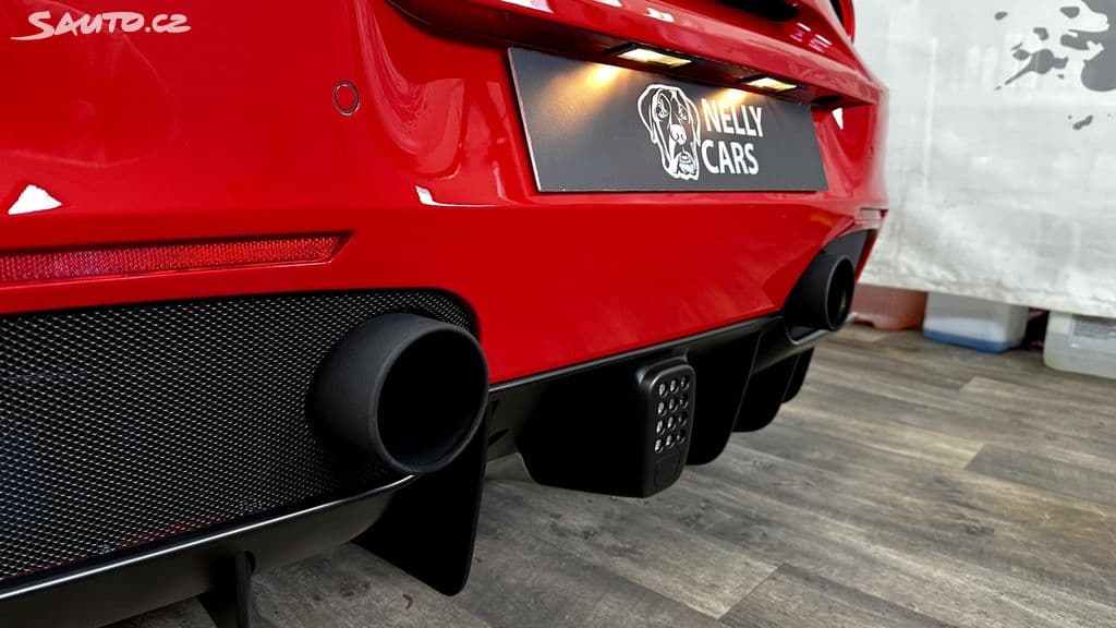 2016 Ferrari 488 - 11