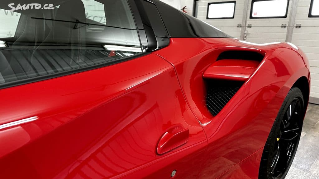 2016 Ferrari 488 - 12