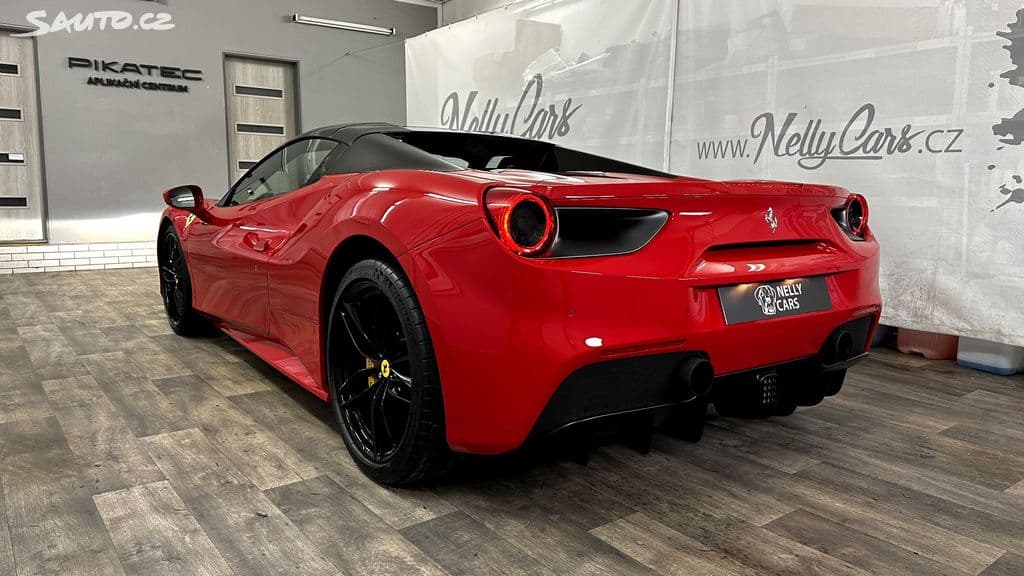 2016 Ferrari 488 - 4