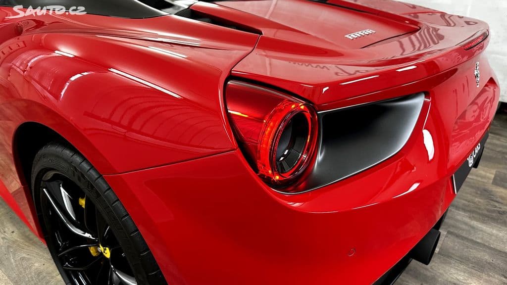 2016 Ferrari 488 - 8