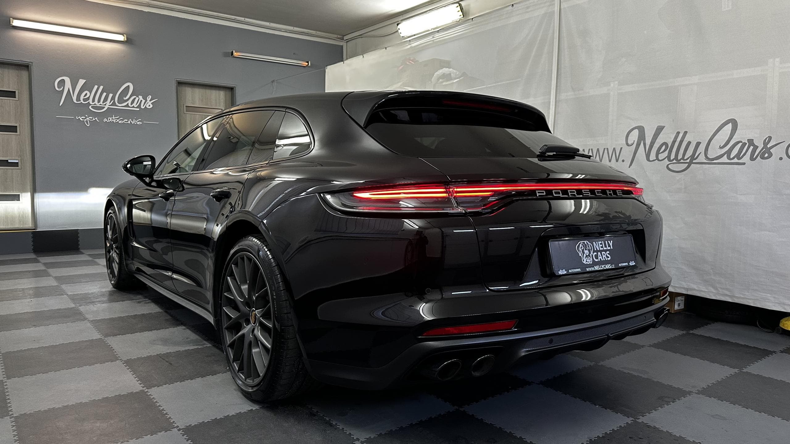 2022 Porsche PANAMERA - 4