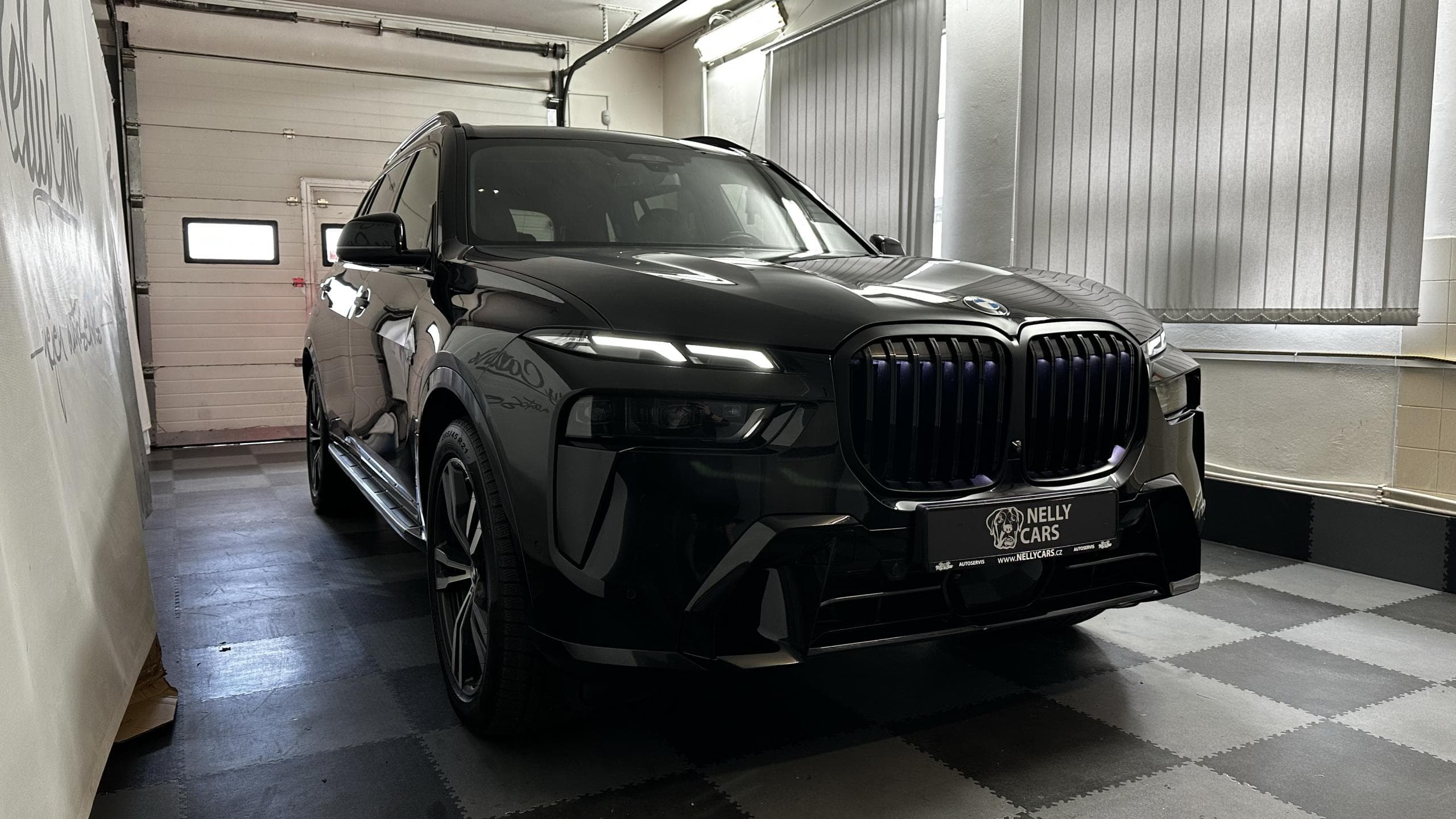 2023 BMW X7