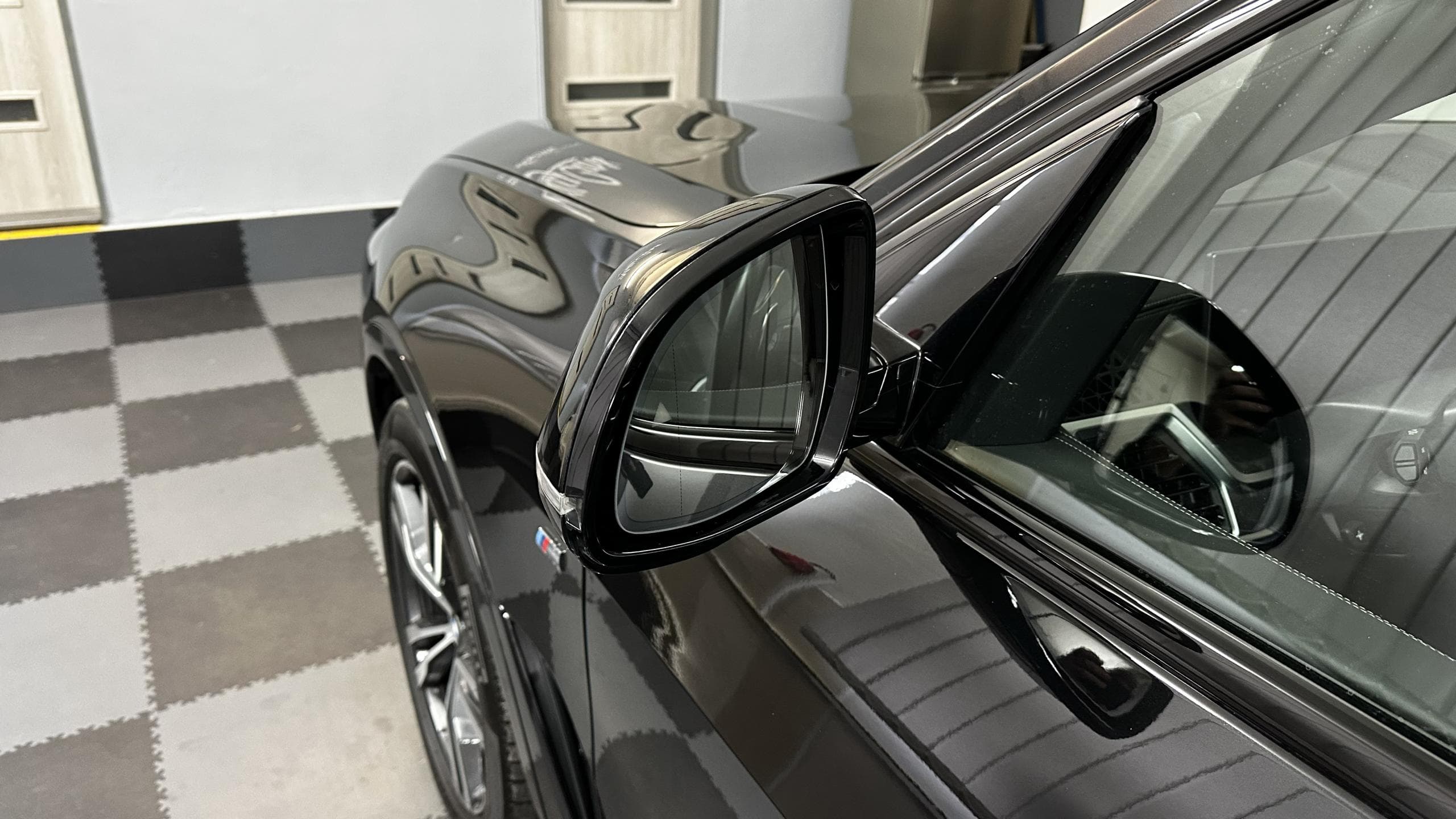 2023 BMW X7 - 12