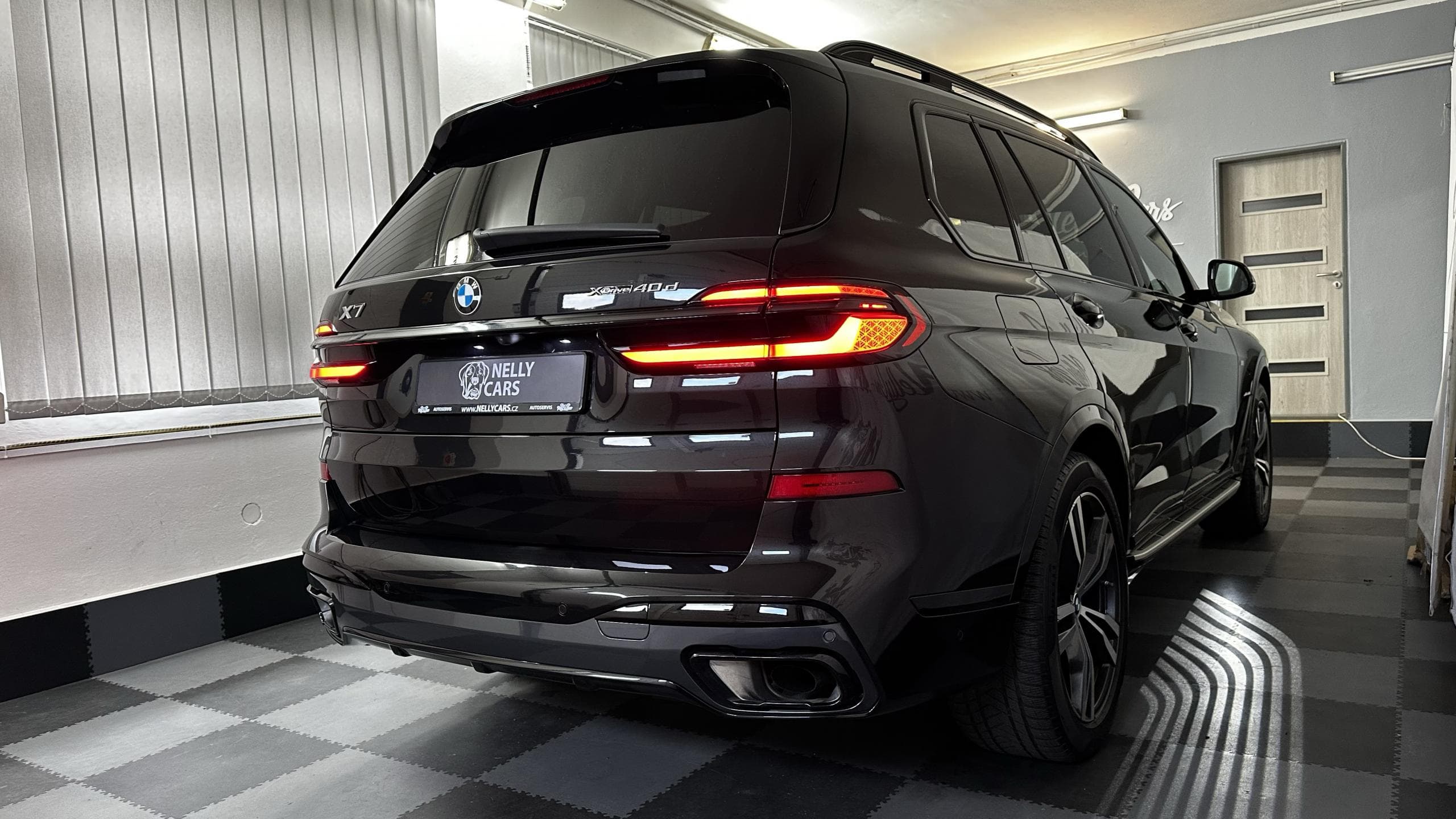 2023 BMW X7 - 6