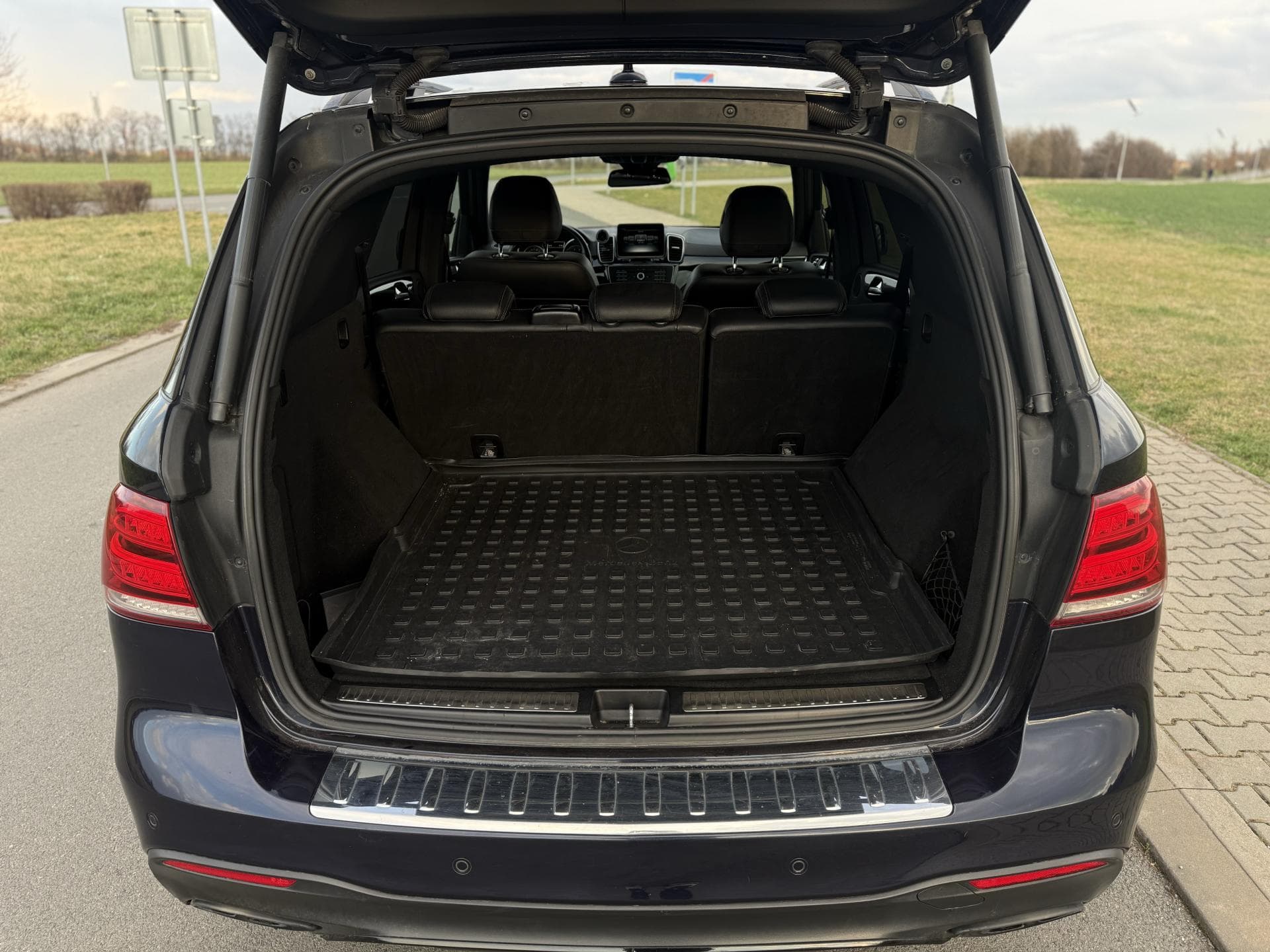 Mercedes-Benz GLE - 11