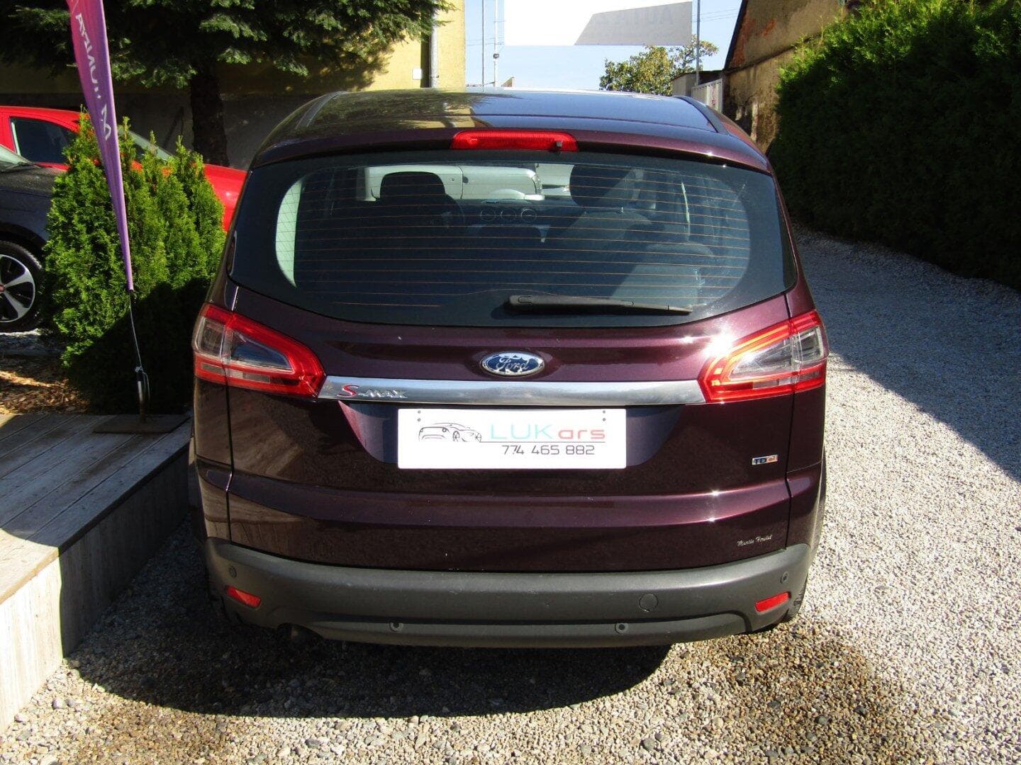 Ford S-Max - 12