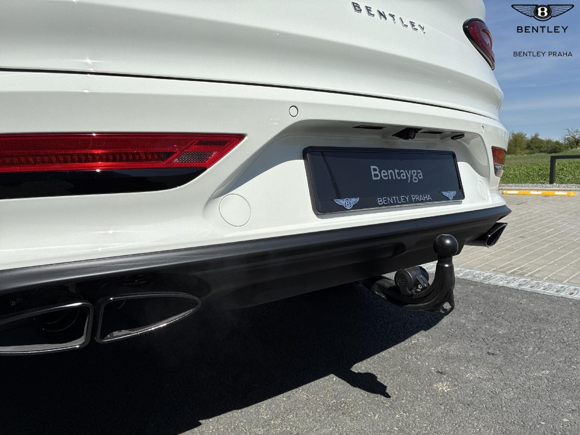 Bentley BENTAYGA - 3