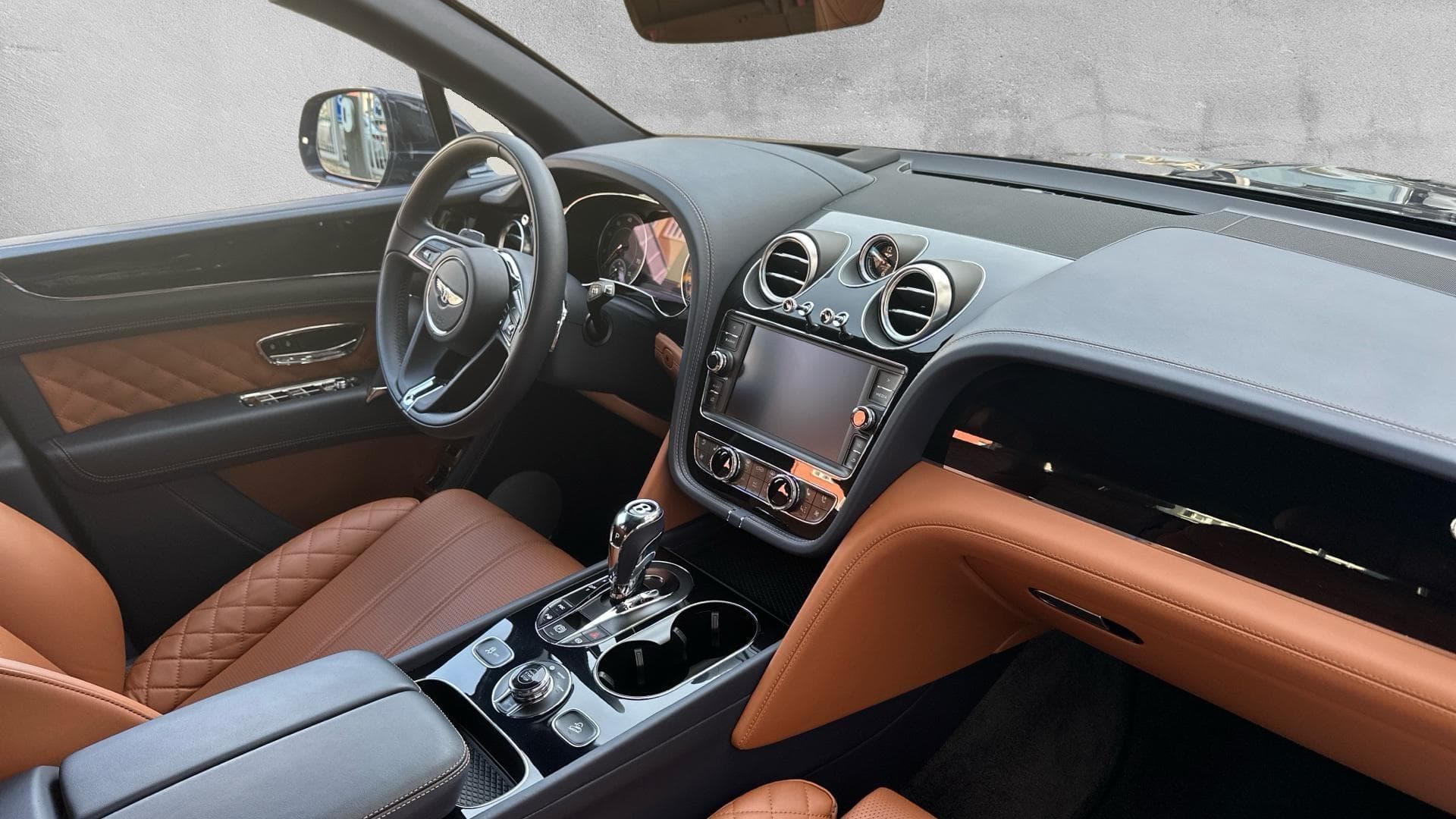 Bentley BENTAYGA - 7