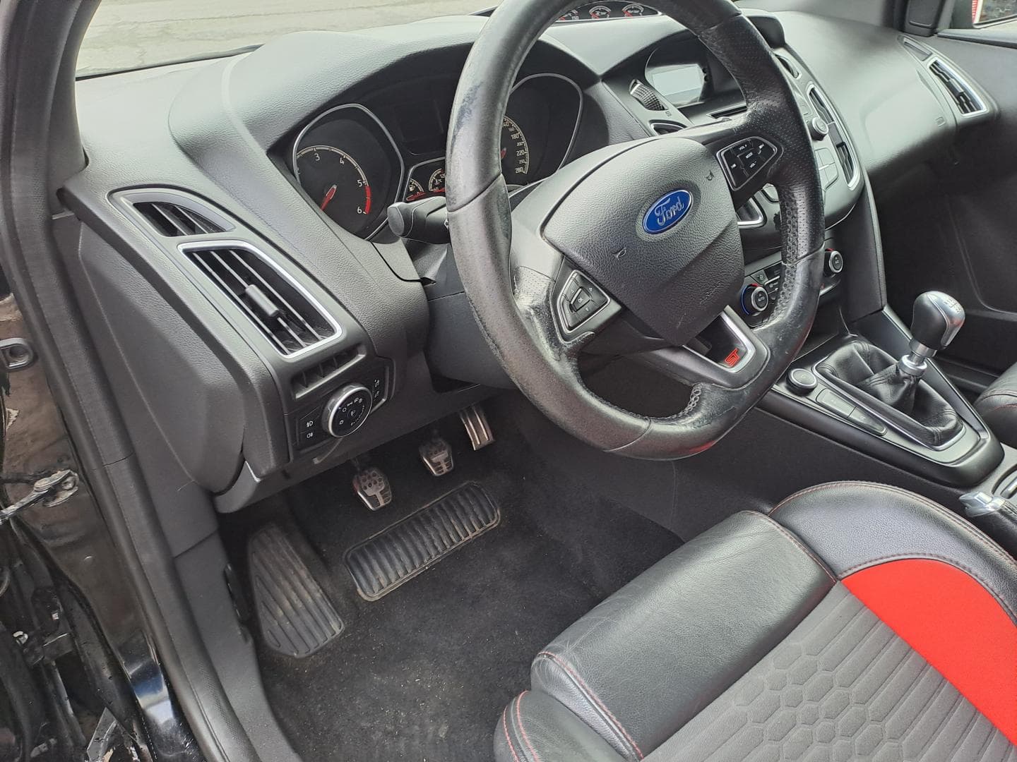 Ford FOCUS - 12