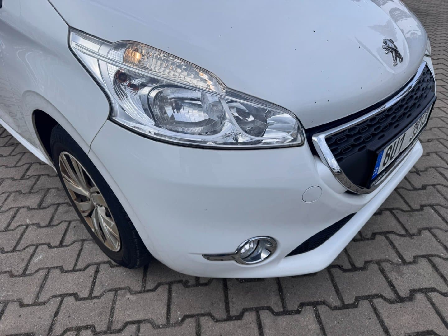 Peugeot 208 - 10