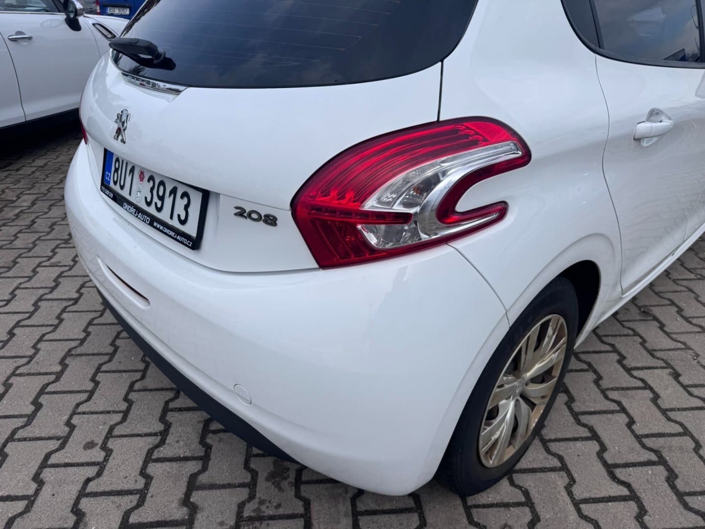 Peugeot 208 - 11