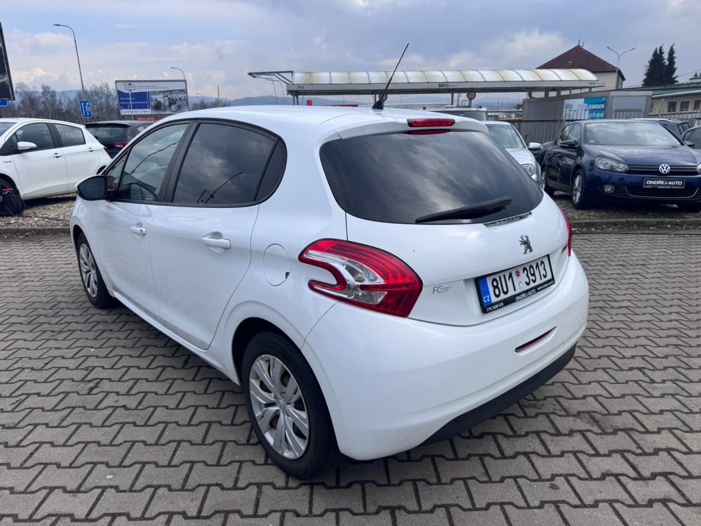 Peugeot 208 - 3