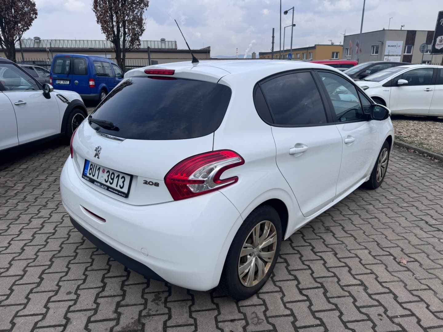 Peugeot 208 - 5