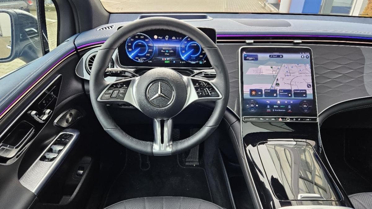 Mercedes-Benz Eqe - 11