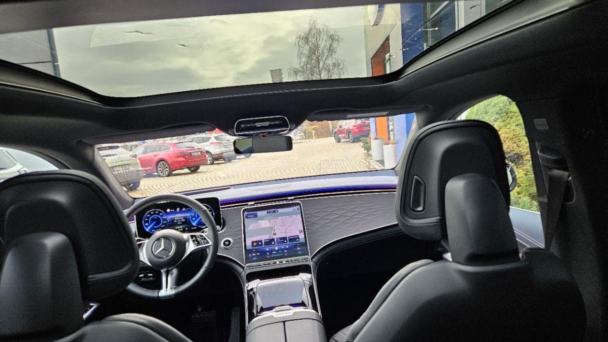 Mercedes-Benz Eqe - 12