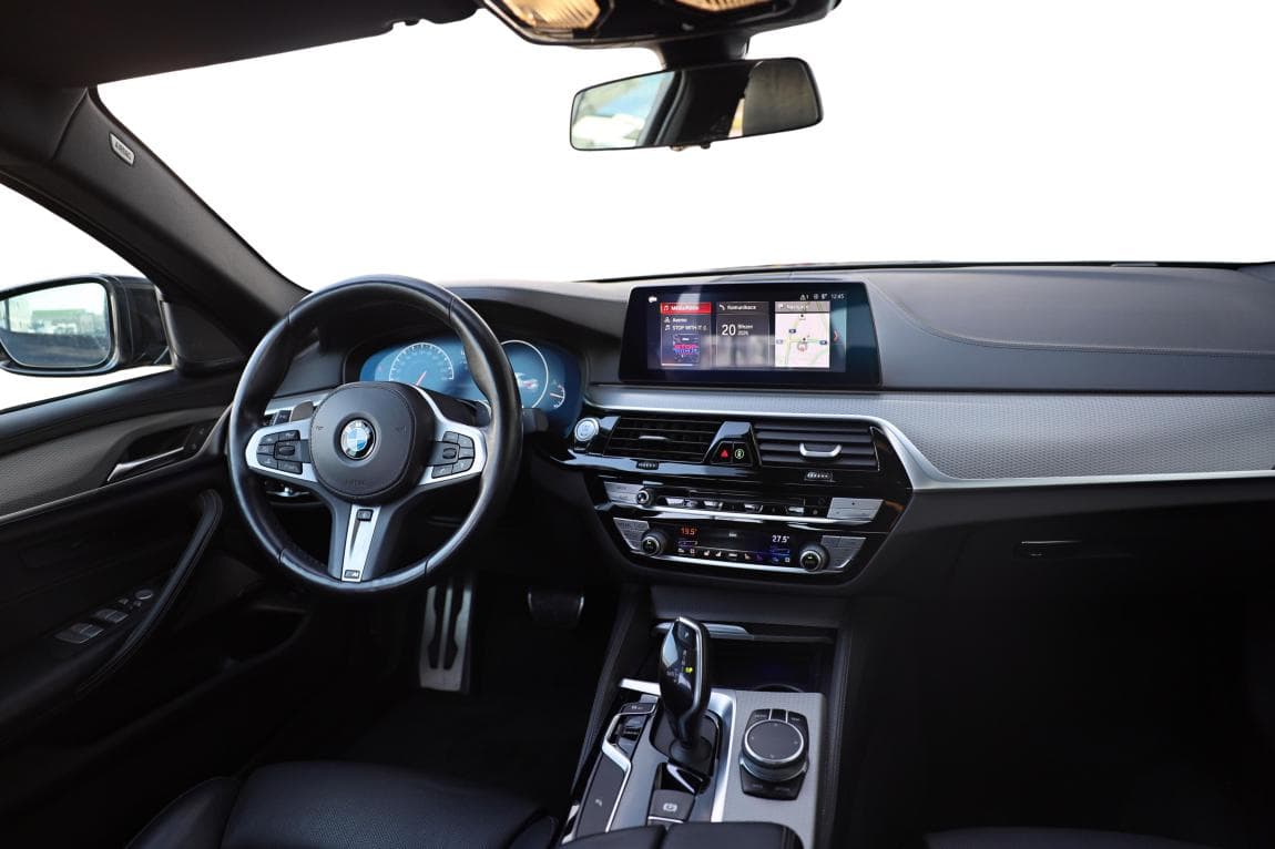 2018 BMW 5-Series - 12