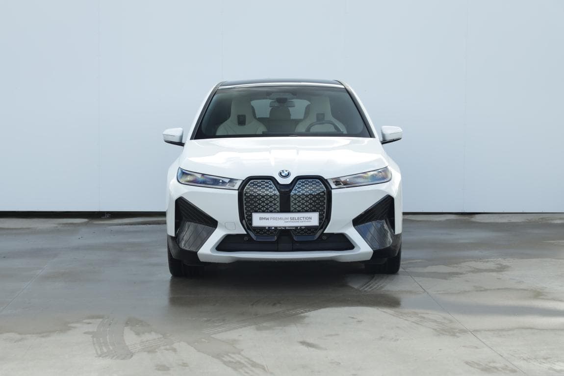 2023 BMW Ix - 2
