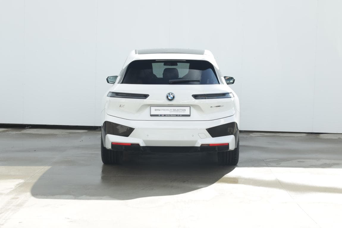 2023 BMW Ix - 9