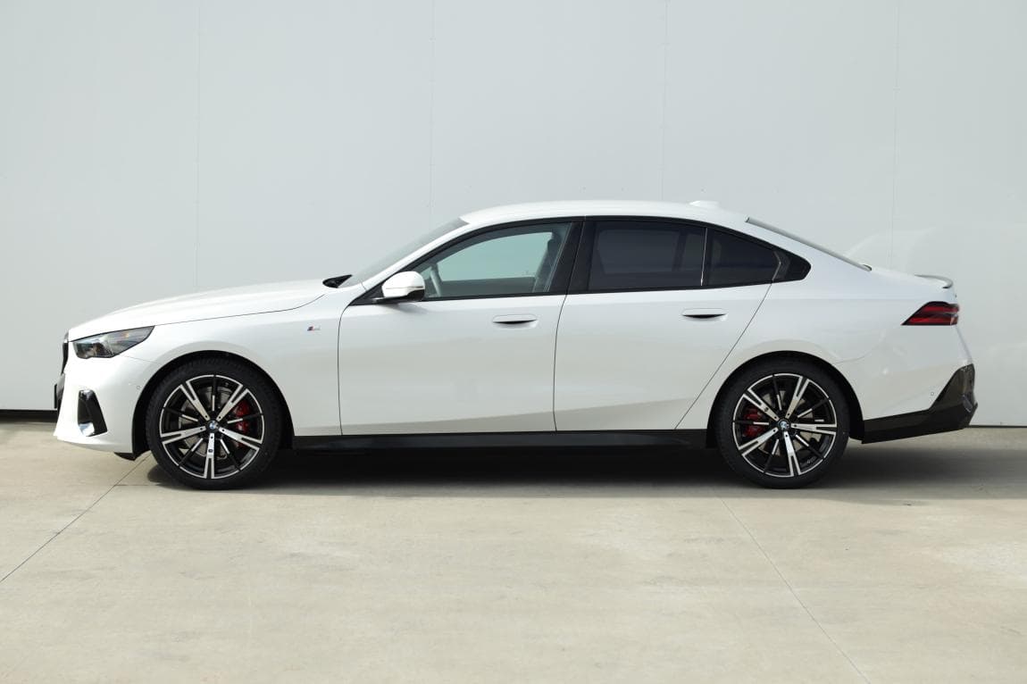 2024 BMW 5-Series - 5