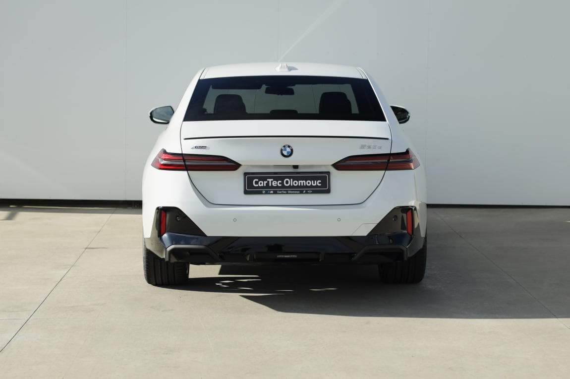 2024 BMW 5-Series - 8