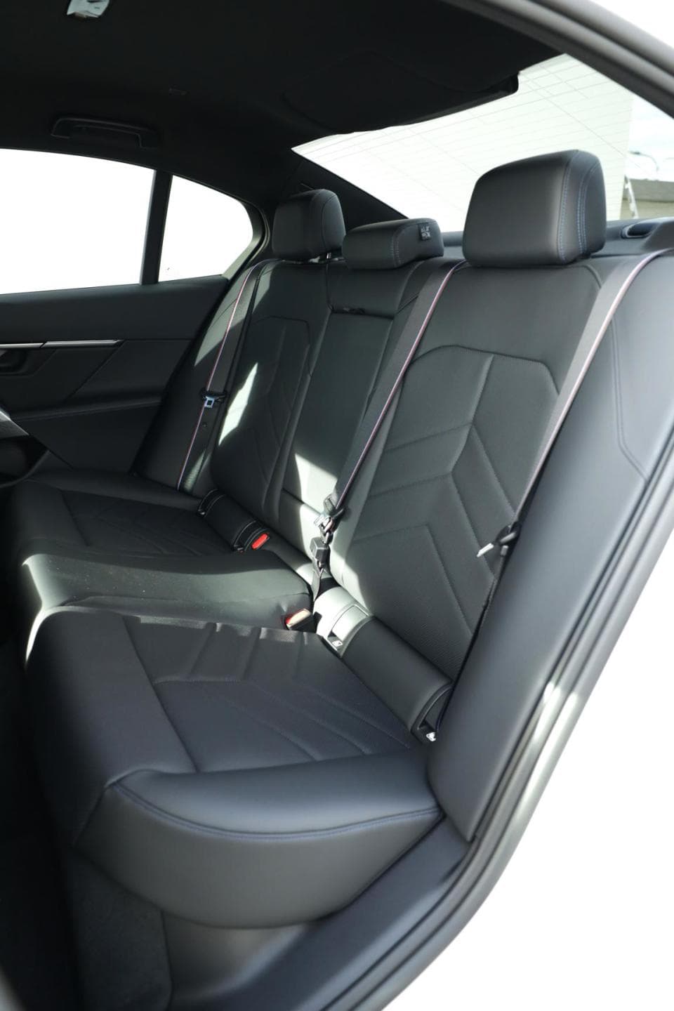 2024 BMW 5-Series - 9