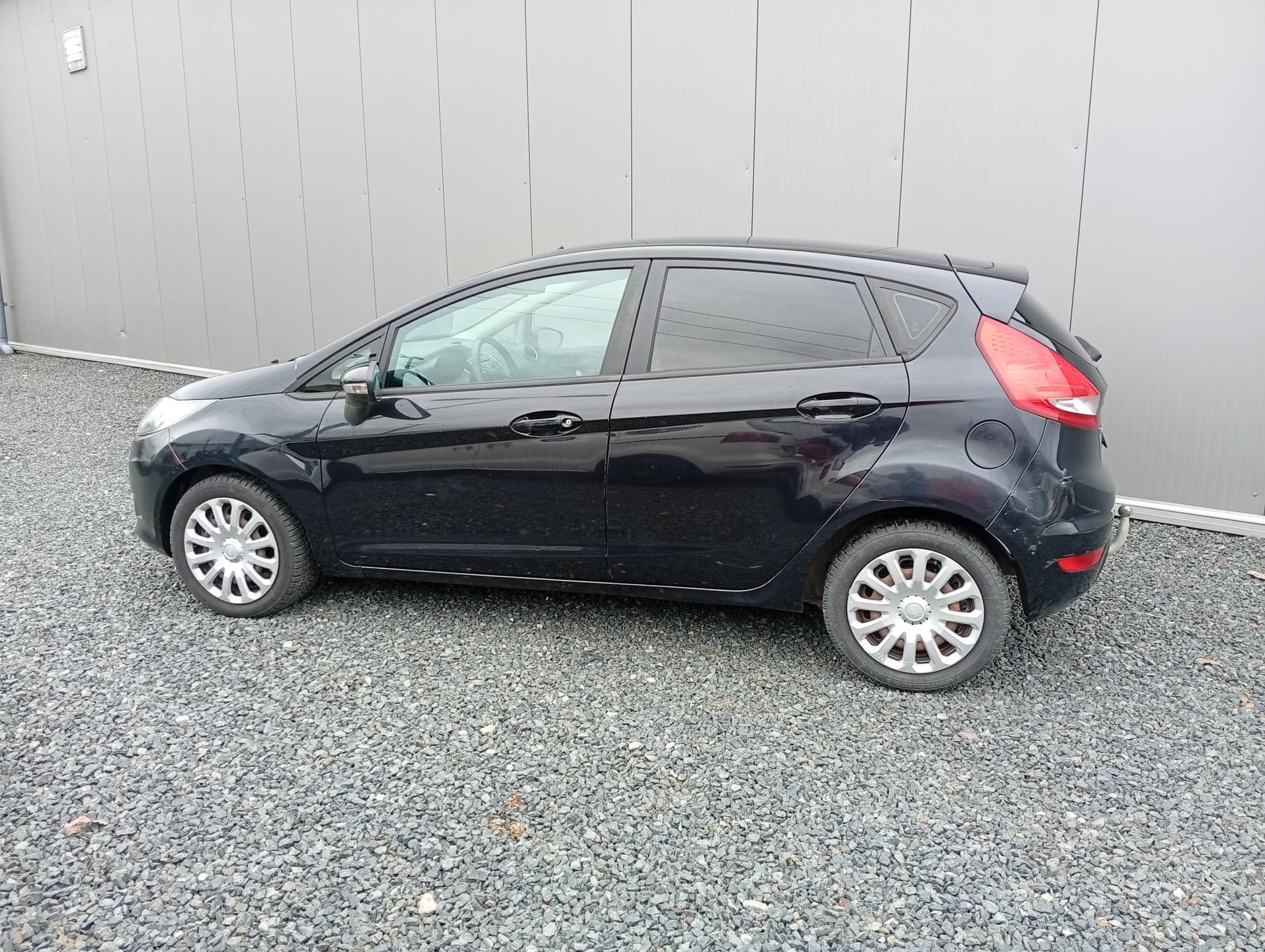 2009 Ford Fiesta - 3