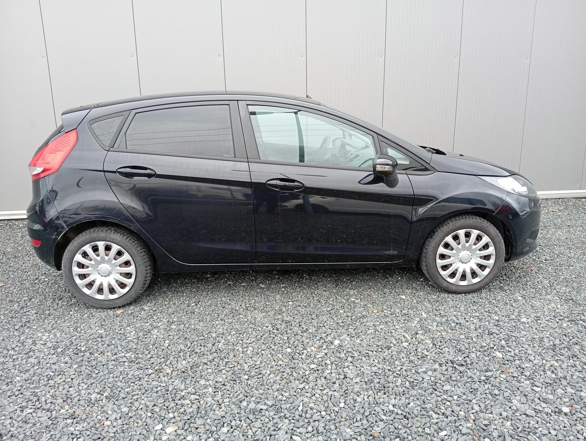 2009 Ford Fiesta - 7