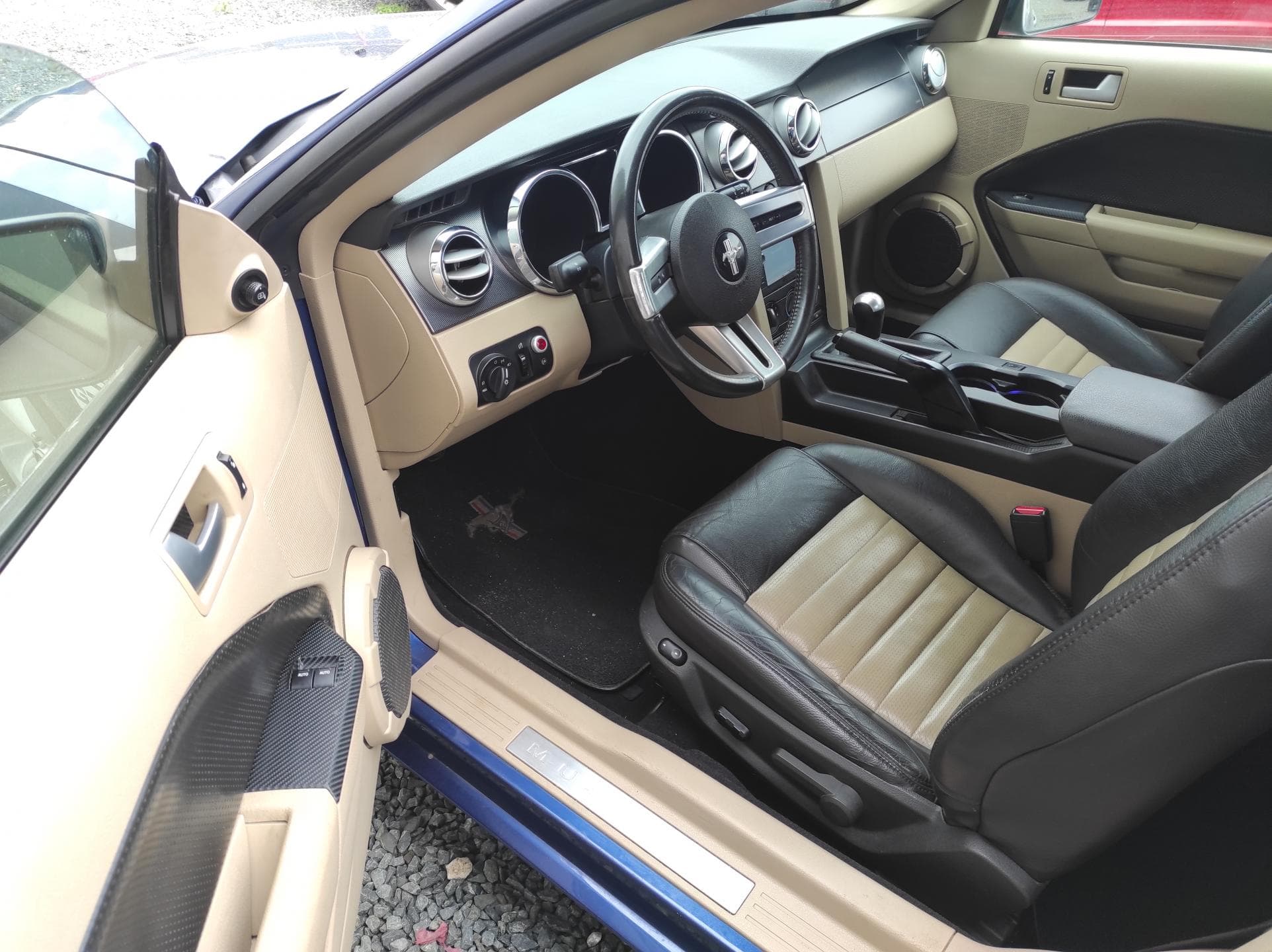 2009 Ford MUSTANG - 12