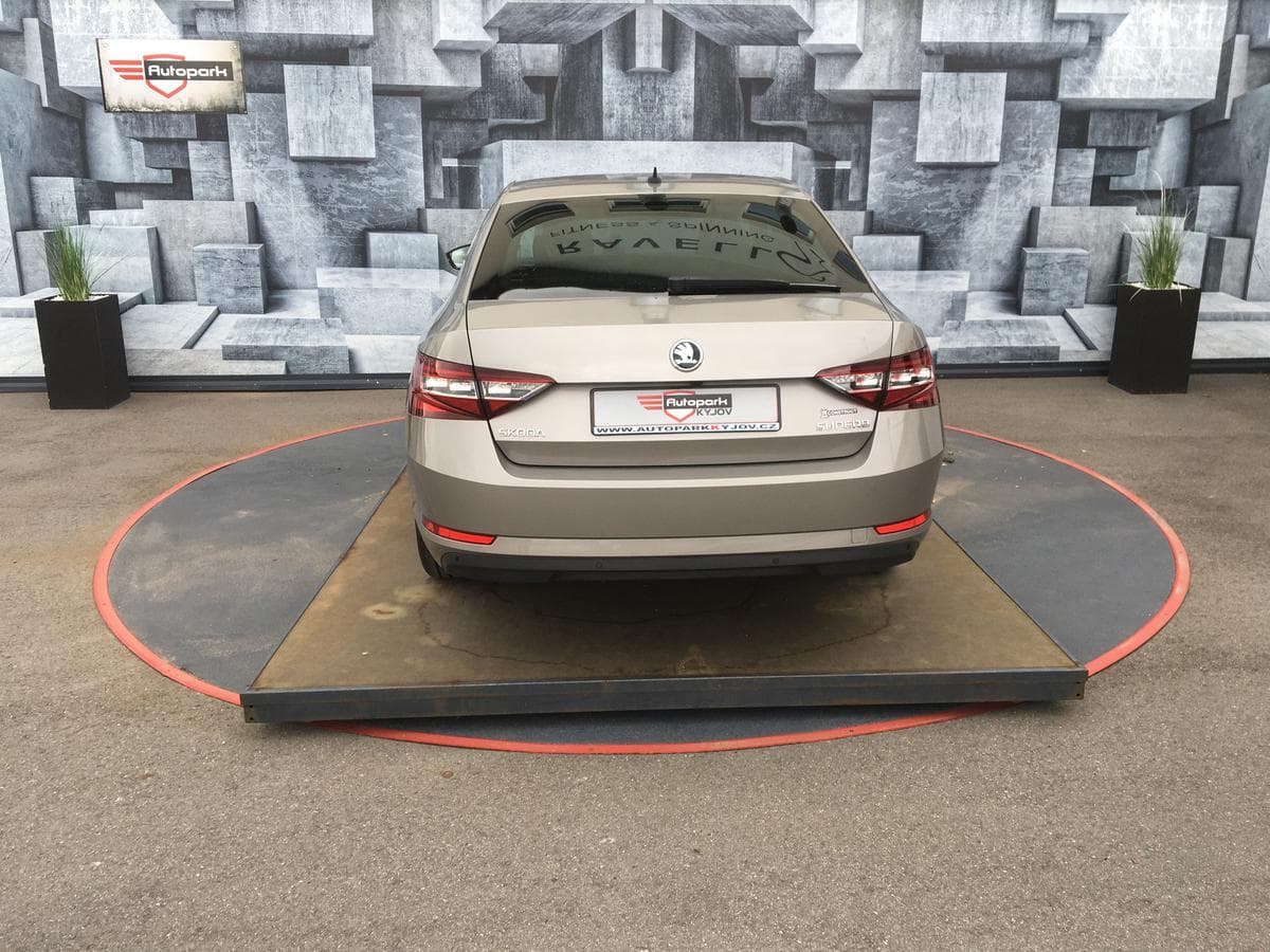 Škoda Superb - 9