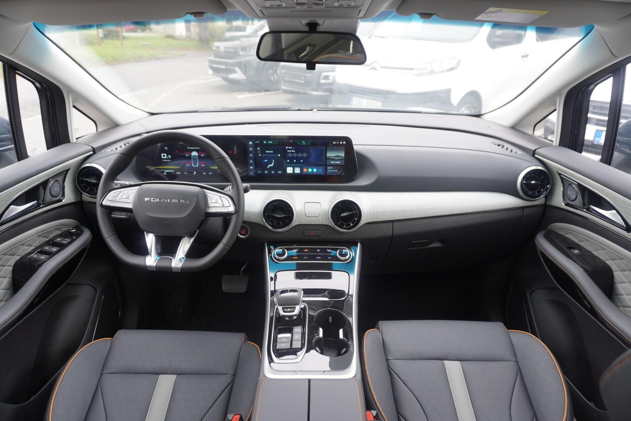 Dongfeng U-TOUR - 5