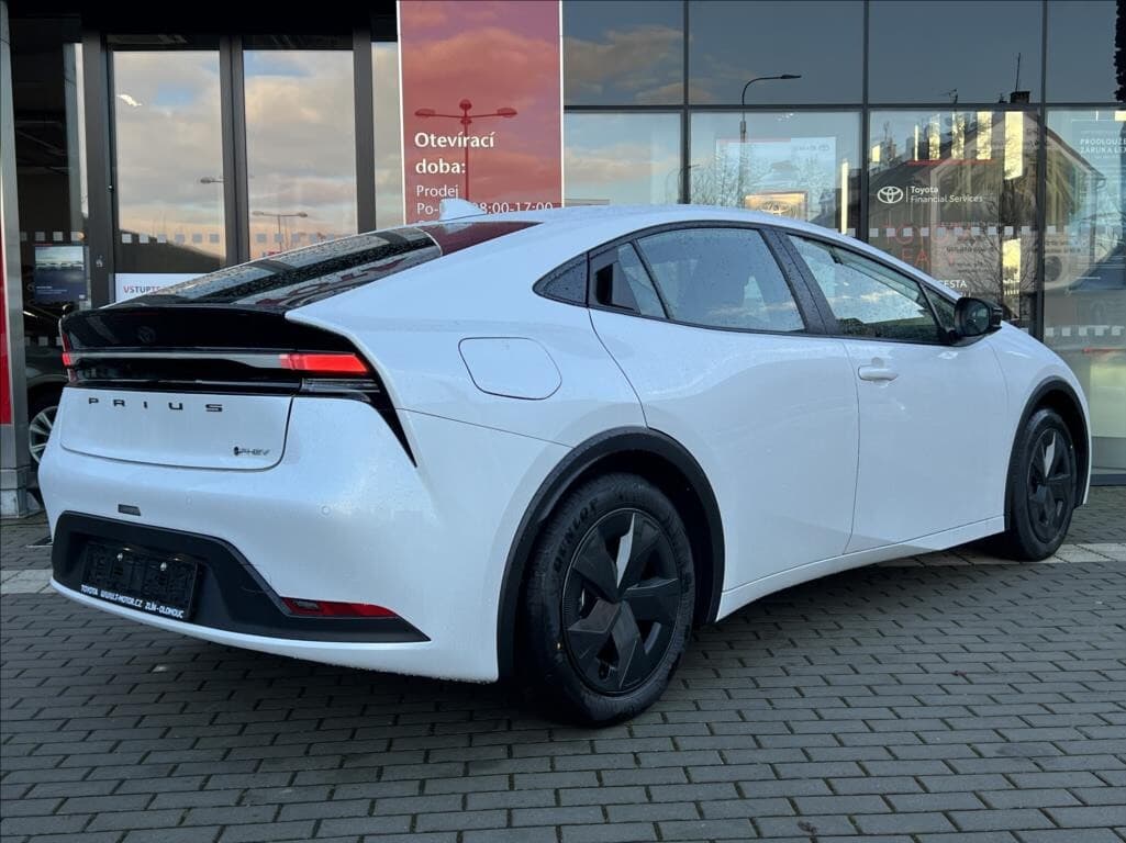 Toyota Prius - 3