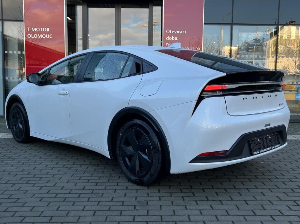 Toyota Prius - 4