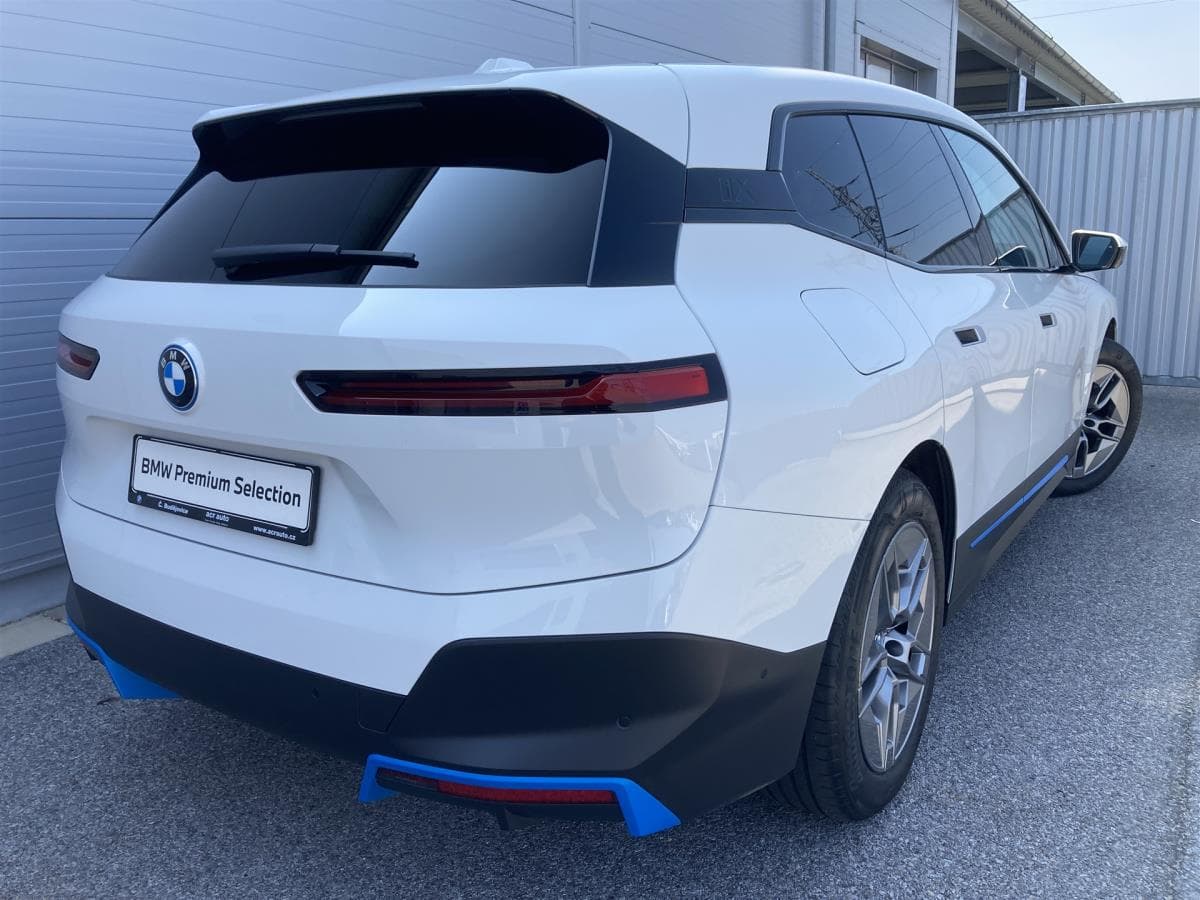 2022 BMW Ix - 2