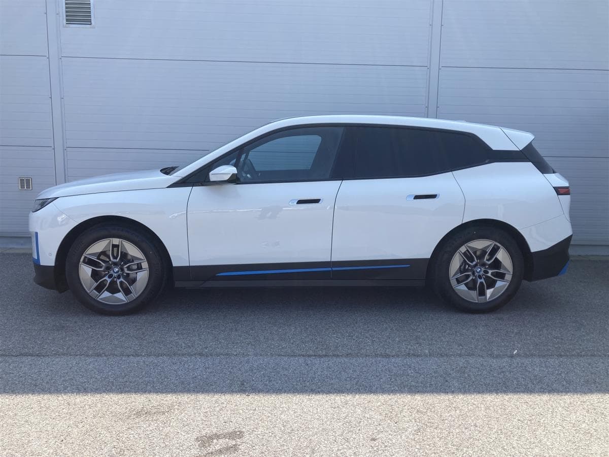 2022 BMW Ix - 3