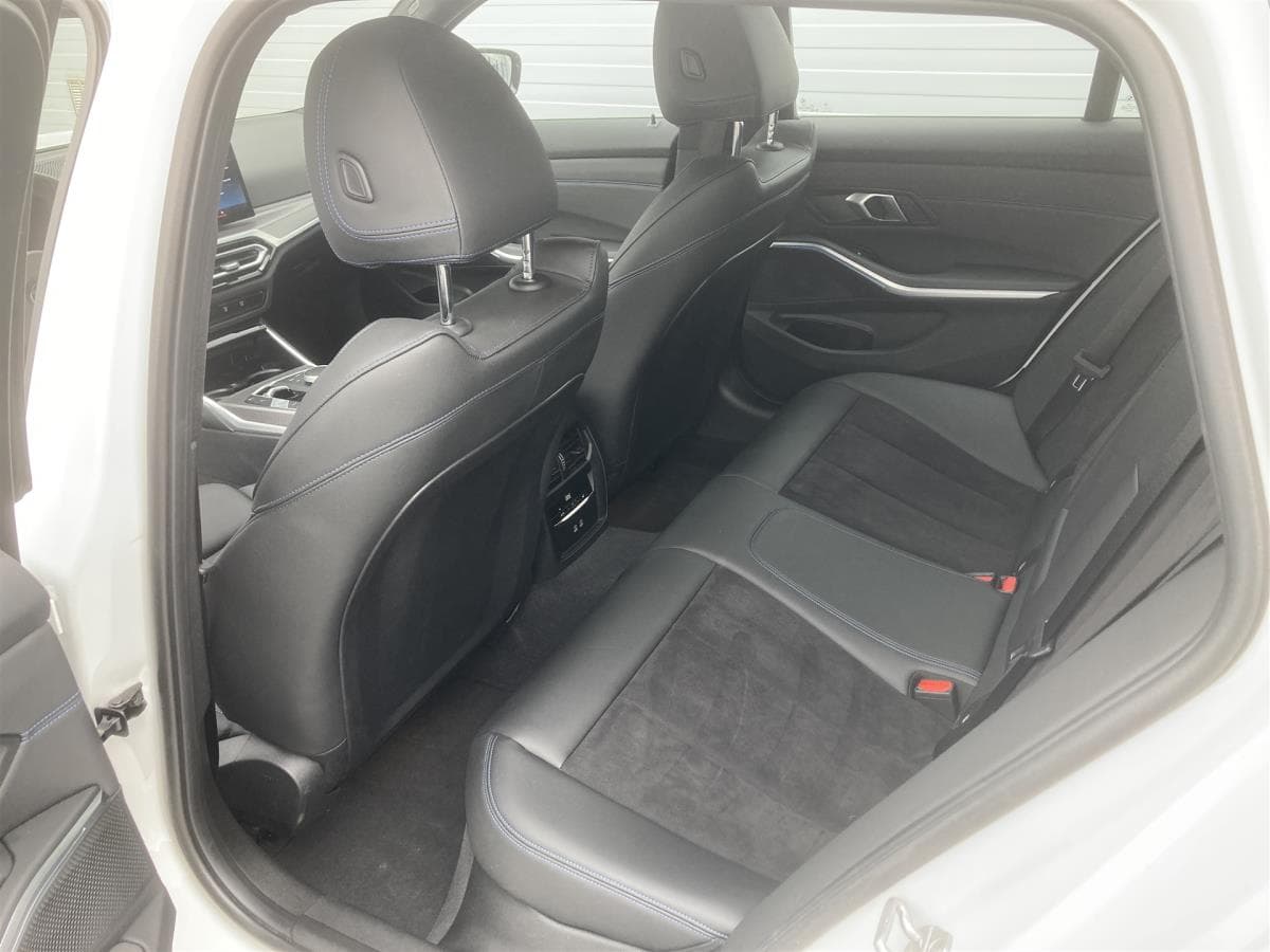 2023 BMW 3-Series - 9