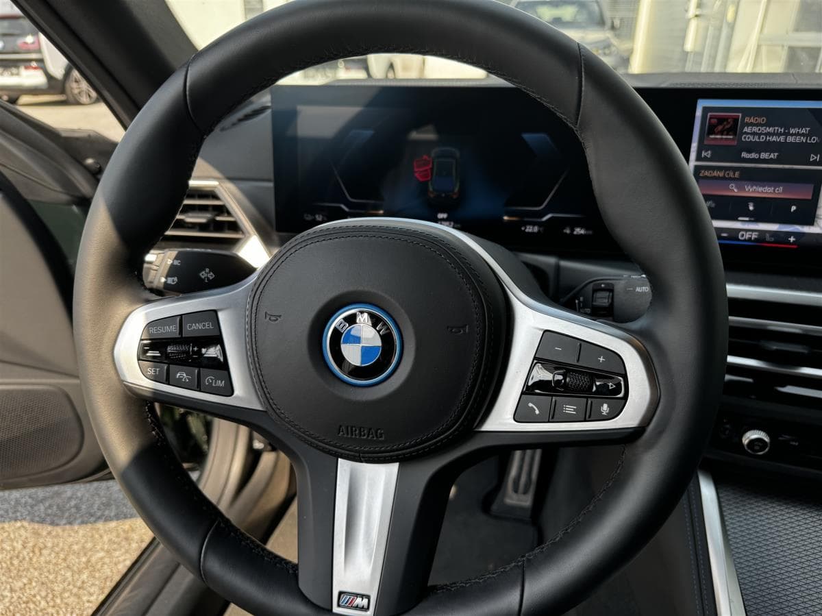 2024 BMW i4 - 9
