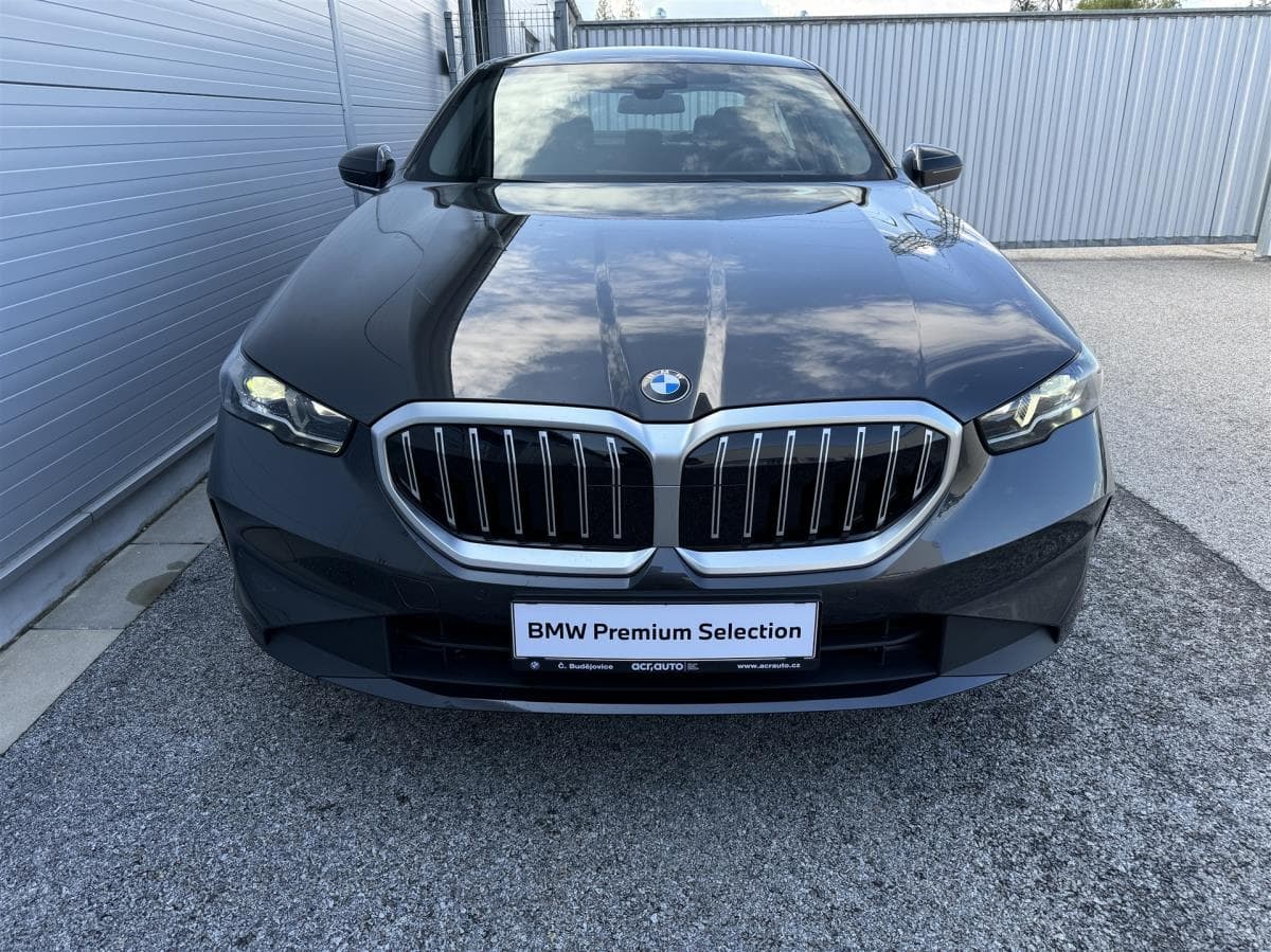 2024 BMW 5-Series - 8