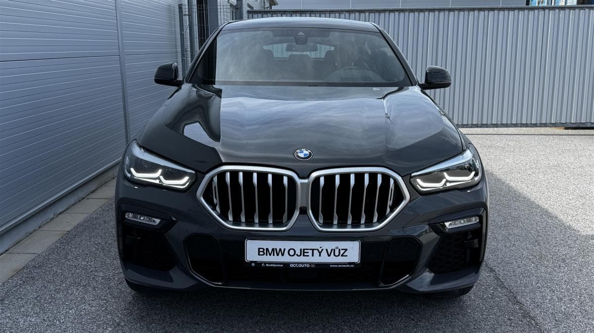 2021 BMW X6 - 8